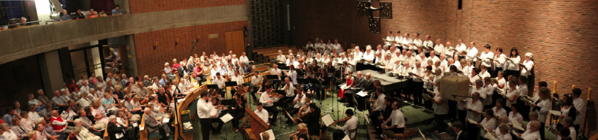 Abschlusskonzert Stockumer Chortage 2012 - Joseph Haydn: Die Schöpfung Blick in den Innenraum der Kirche Heilige Familie Düsseldorf-Stockum beim Abschlusskonzert der Stockumer Chortage 2012